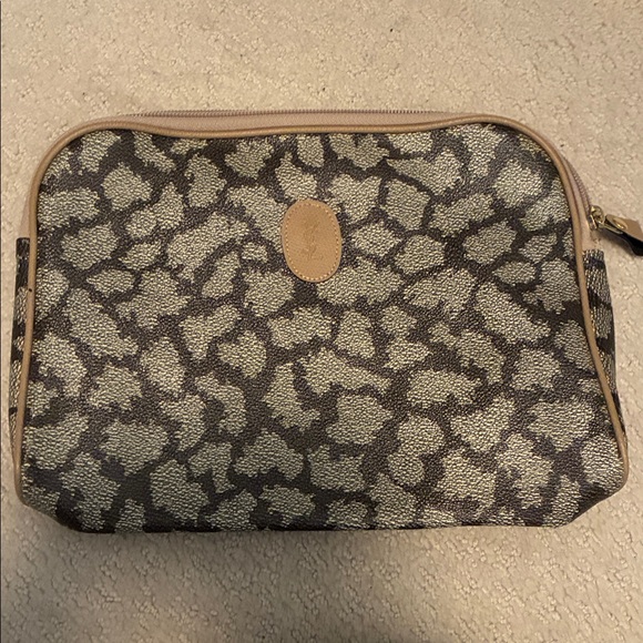 vintage Yves Saint Laurent PVC canvas clutch bag with a giraffe pattern 👝 - Picture 1 of 7